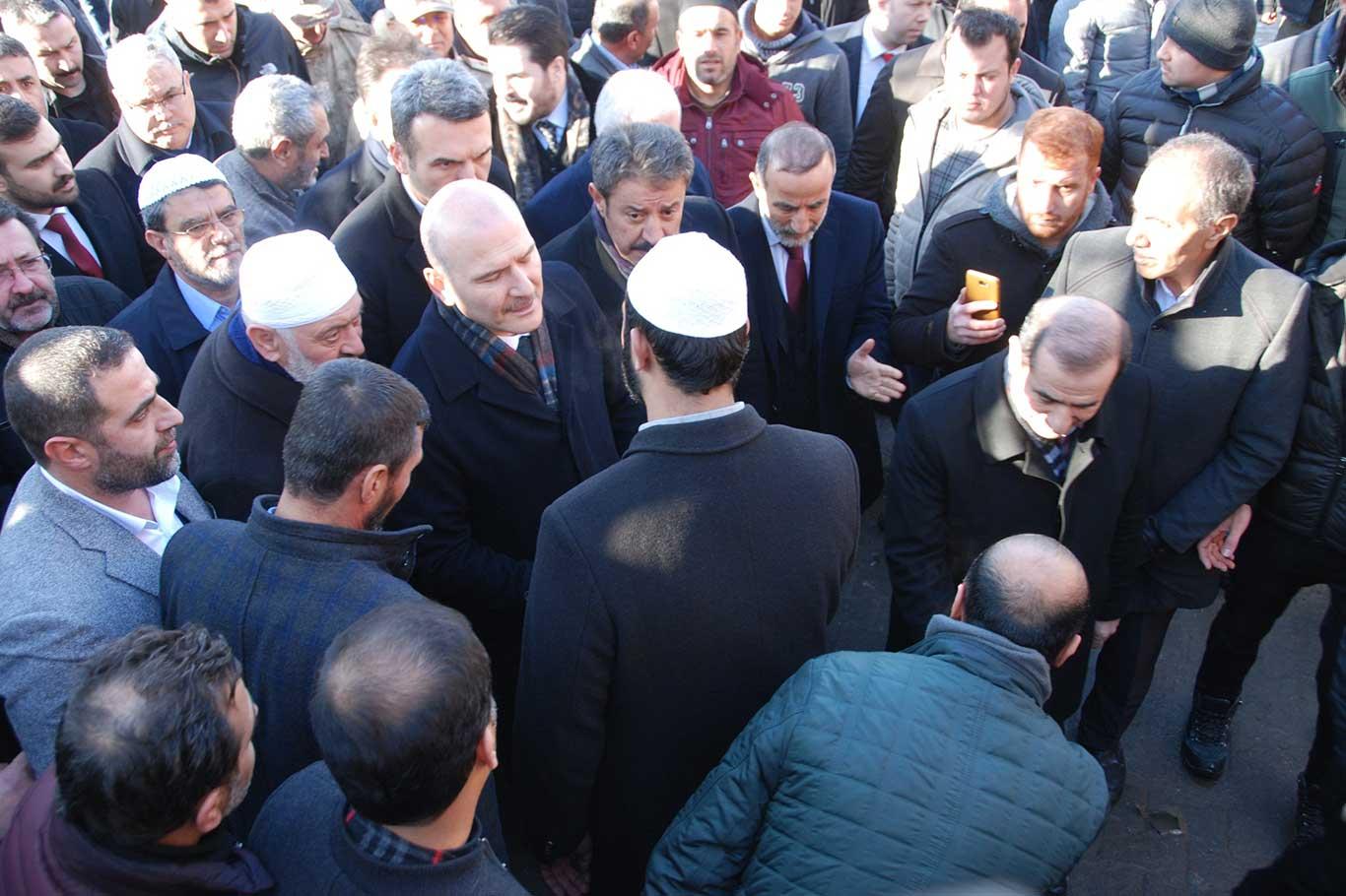 İçişleri Bakanı Soylu Şeyh Abdülkerim Çevik'in taziyesine katıldı